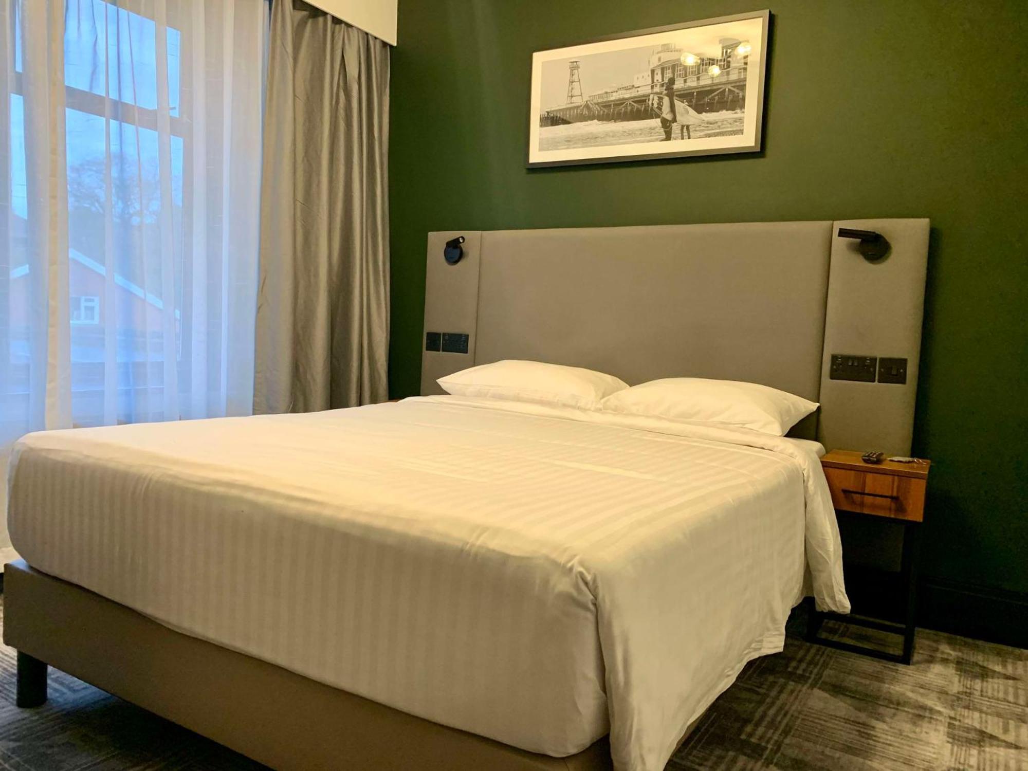 Park Inn By Radisson Борнмут Экстерьер фото
