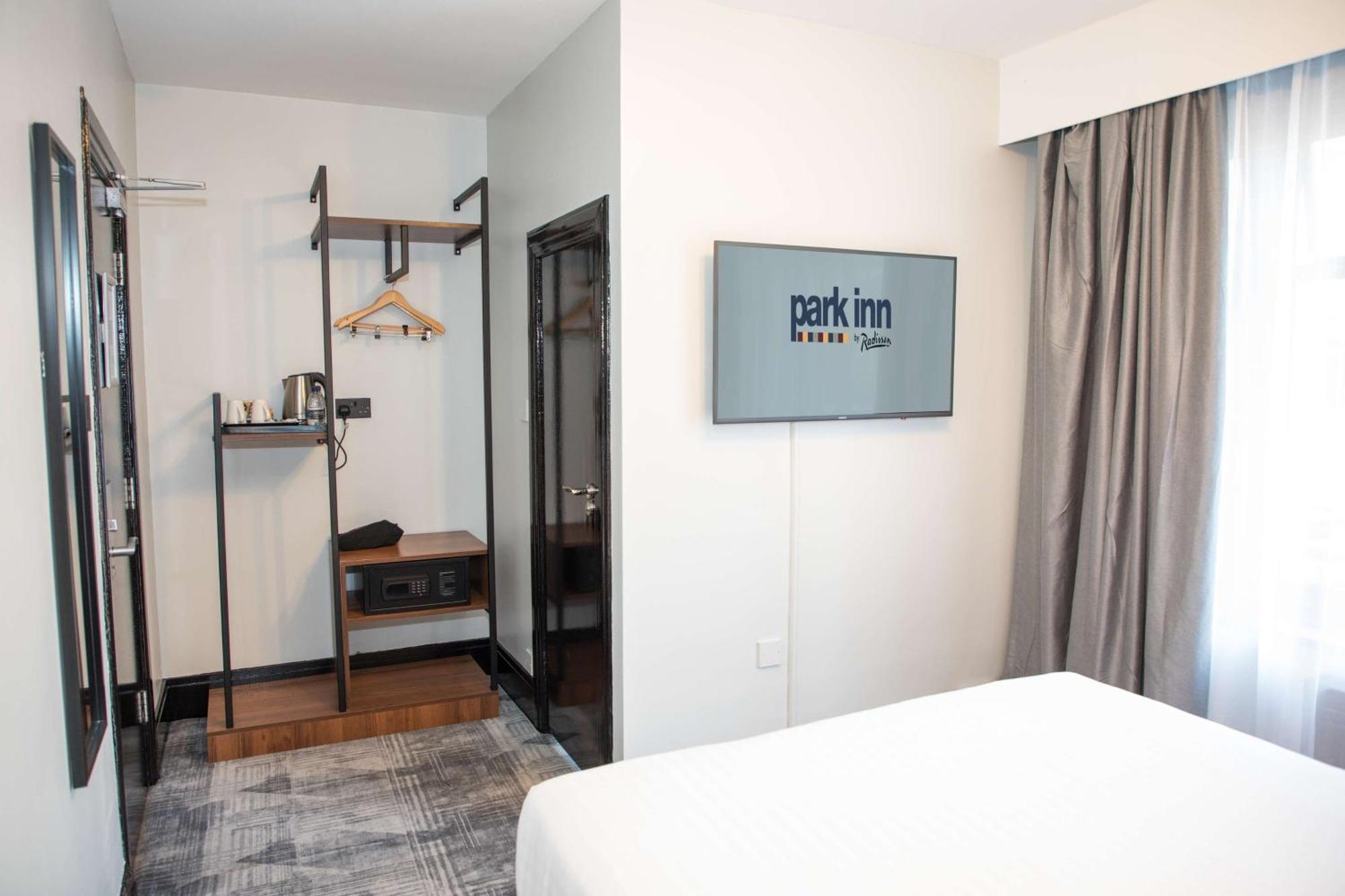 Park Inn By Radisson Борнмут Экстерьер фото