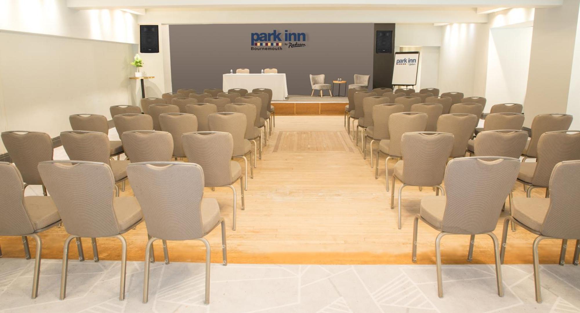 Park Inn By Radisson Борнмут Экстерьер фото